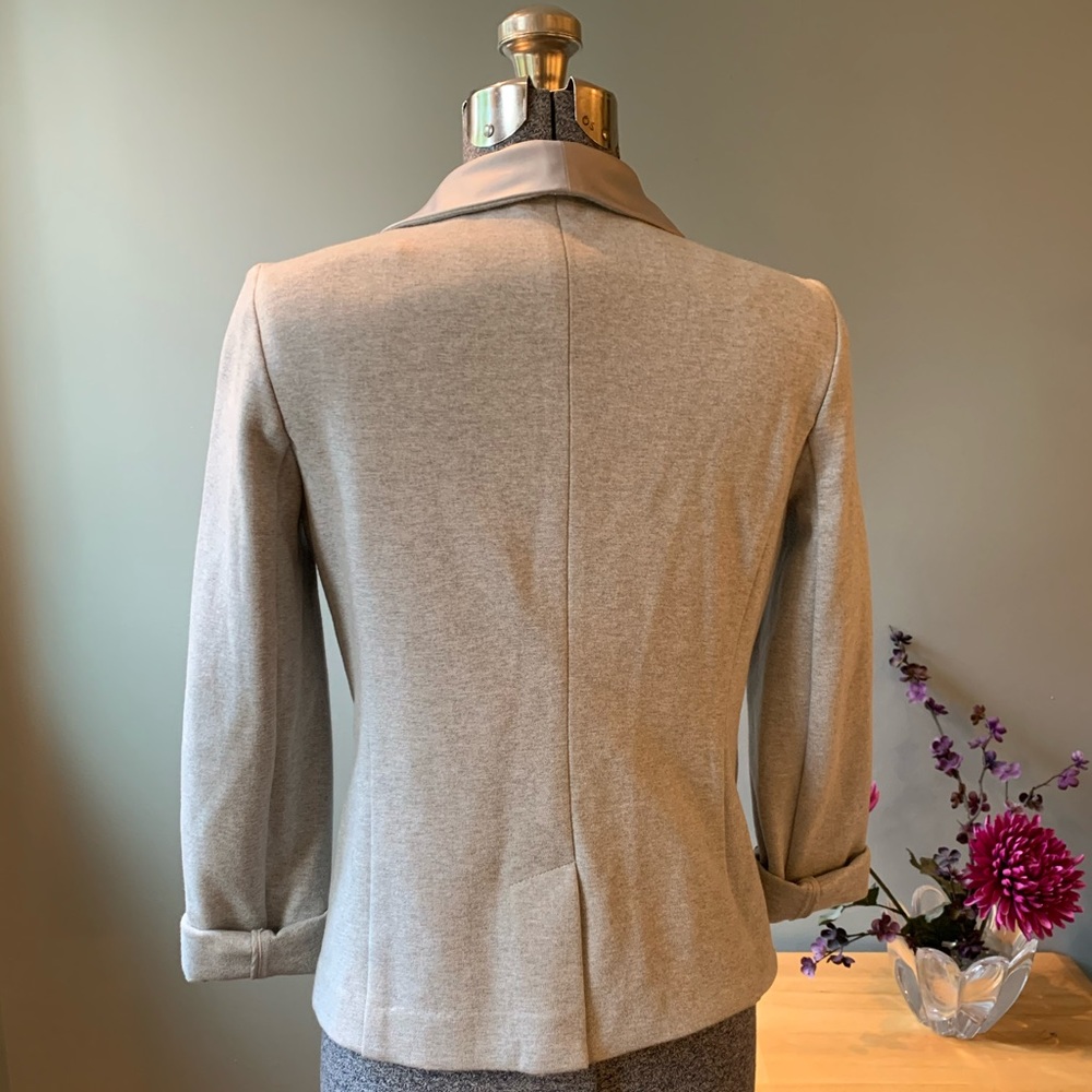 Gap Soft Gray Cropped Jacket - Picture 7 of 16